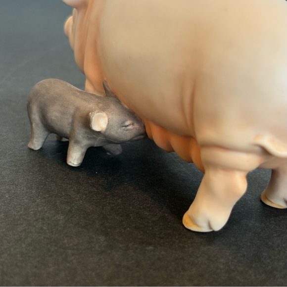 Vintage Enesco 1990 Porcelain Mama Pig & Feeding Piglet Figurine - Picture 4 of 10